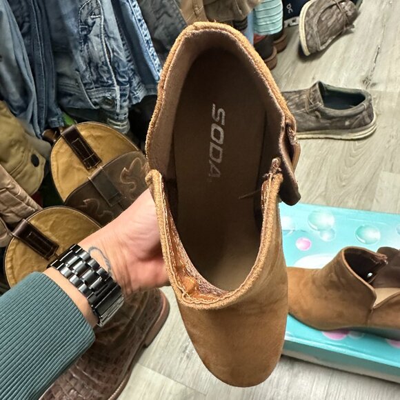 SODA Mid-Ankle Bootie Size 6.5 - Picture 5 of 7